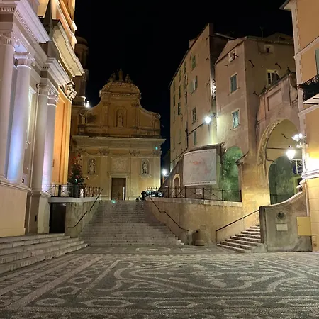 Tra I Tetti * Mentone